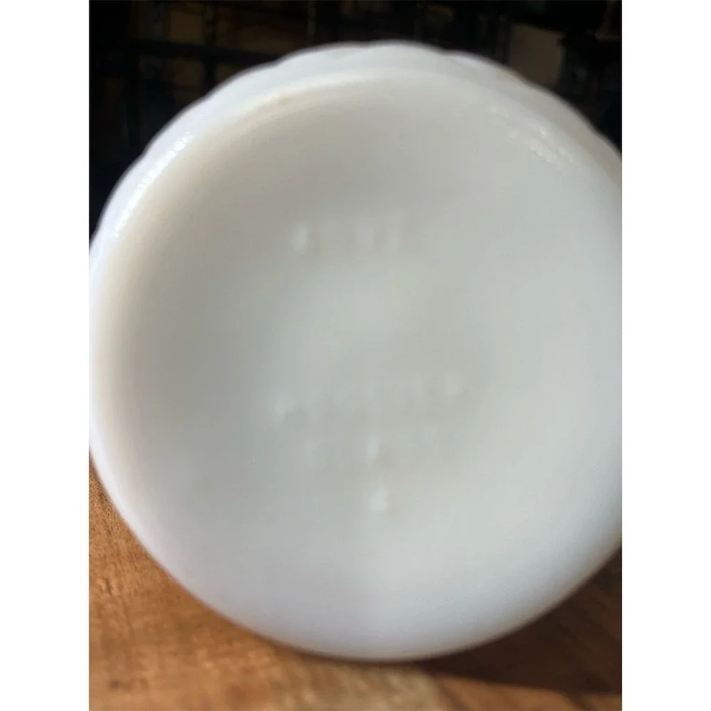 Vintage‎ Hoosier Milk Glass Bud Vase 9